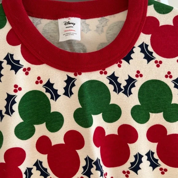 Hanna Andersson Women’s Mickey Mouse Christmas Pajama Set - Picture 2 of 6
